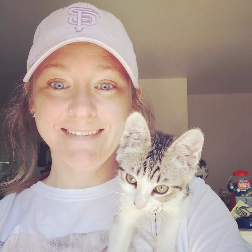 Meet your Posher, Adrienne